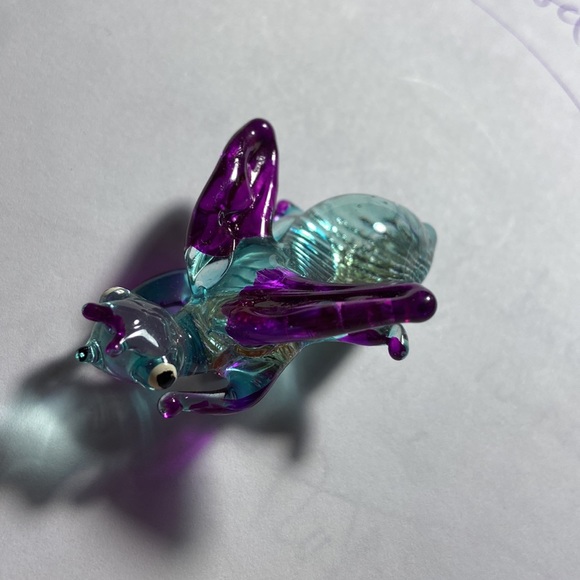 Vintage glass flying insect pin/brooch - Picture 2 of 14
